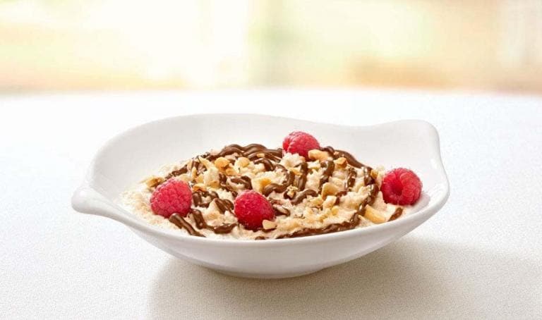 Porridge with Nutella® and fruit