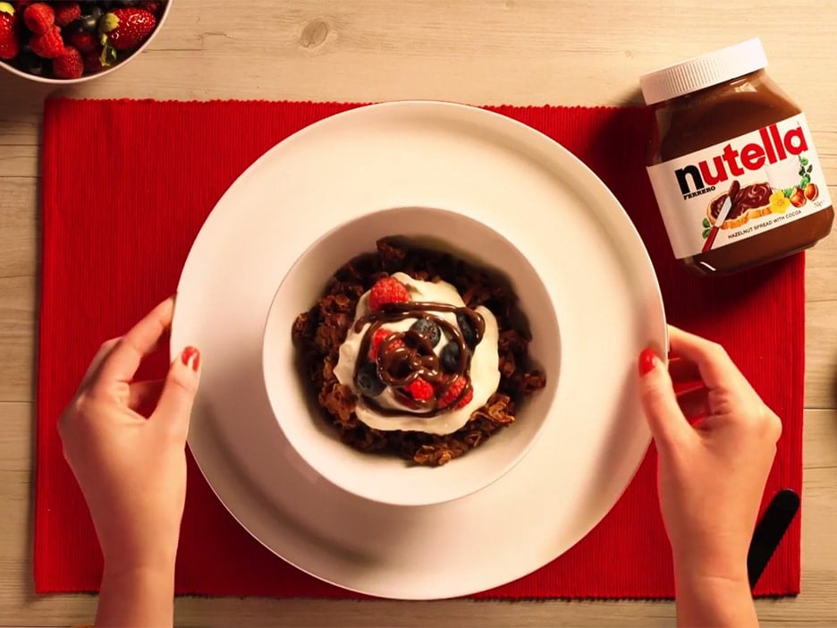 Chunky Granola with Nutella®, yoghurt and berries