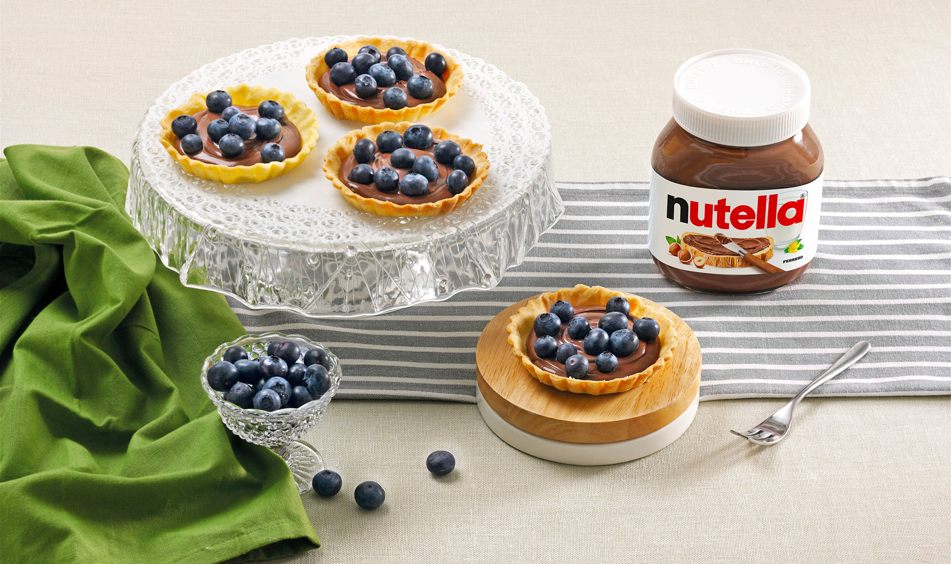 Tartelettes aux bleuets et à la tartinade aux noisettes Nutella®