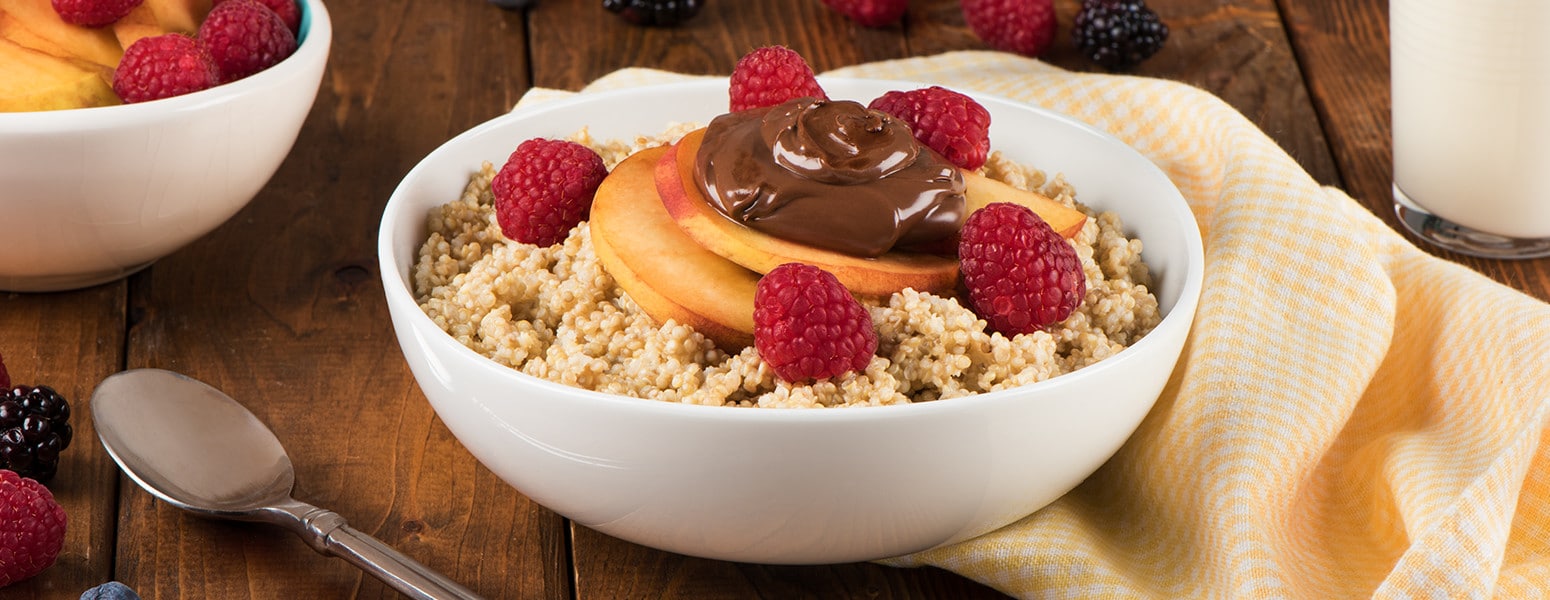 Quinoa de déjeuner avec fruits et Nutella<sup>®</sup>
