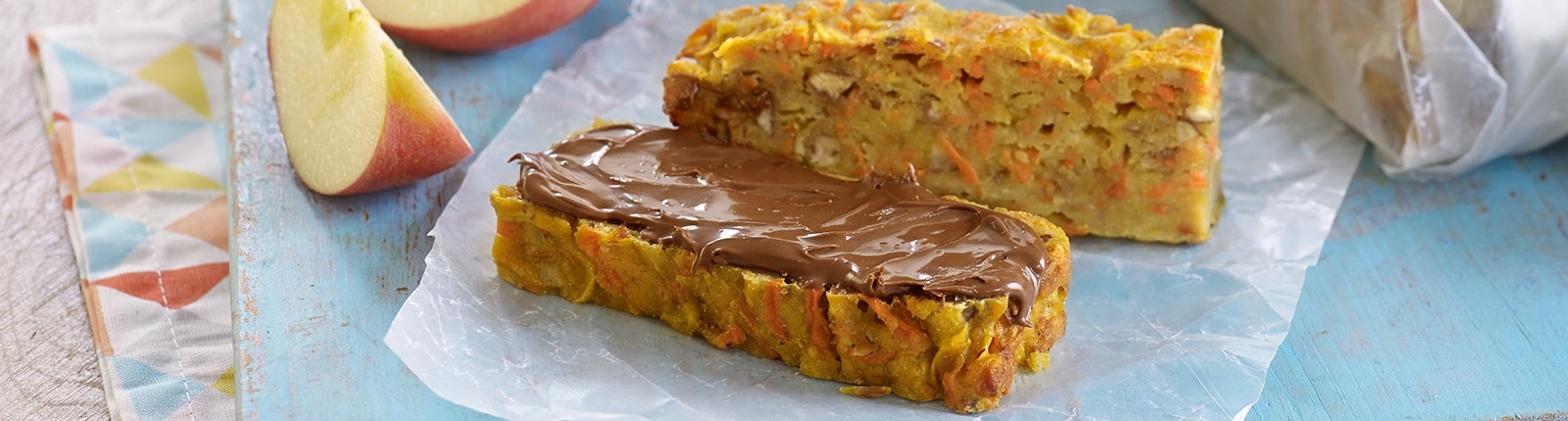 Gâteau du petit-déjeuner de grand-maman aux pommes avec du Nutella<sup>®</sup>