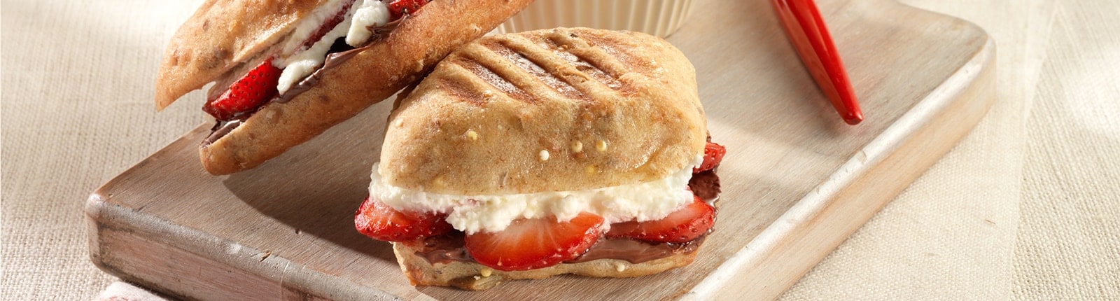 Mini paninis à la fraise et au Nutella<sup>®</sup>