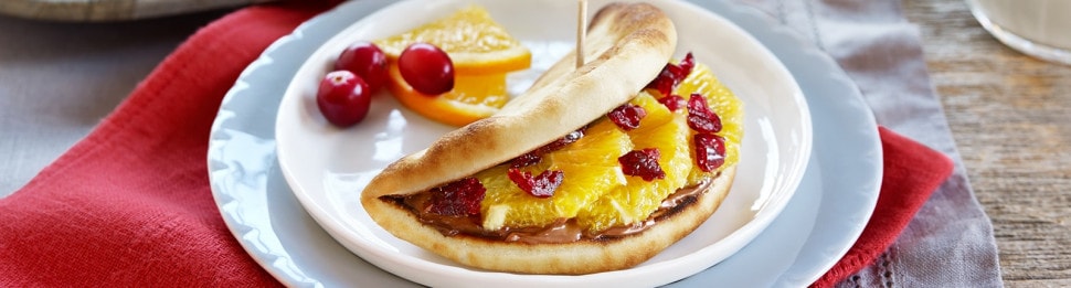 Naan tacos with orange, cranberries and NUTELLA