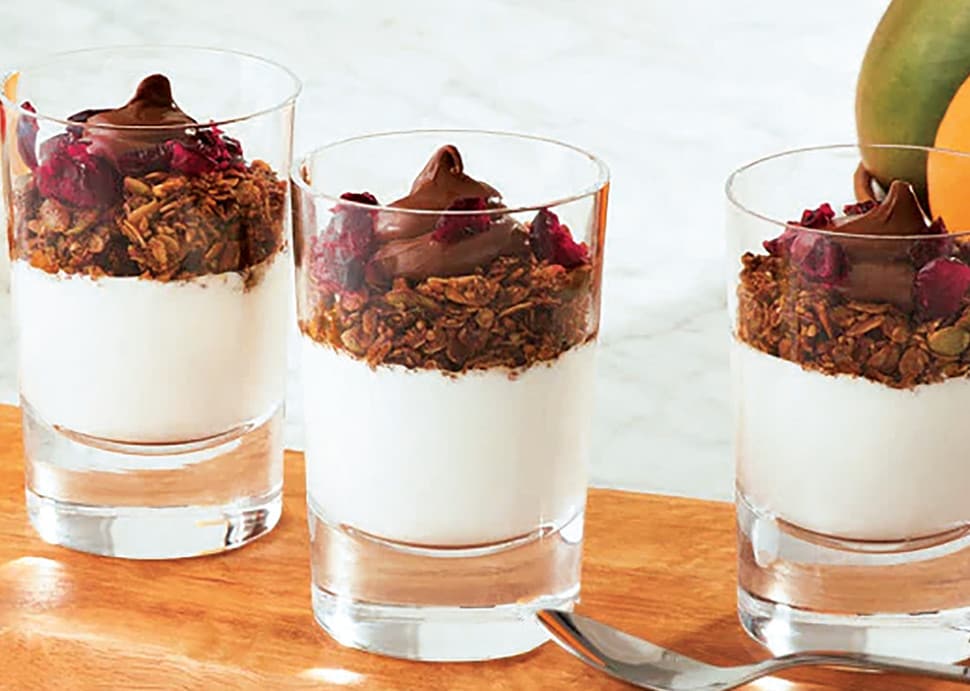 greek-yogurt-with-homemade-granola-and-nutella