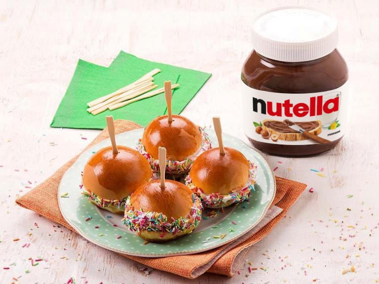 Malé bochníčky s nátierkou Nutella® a cukrovou ryžou