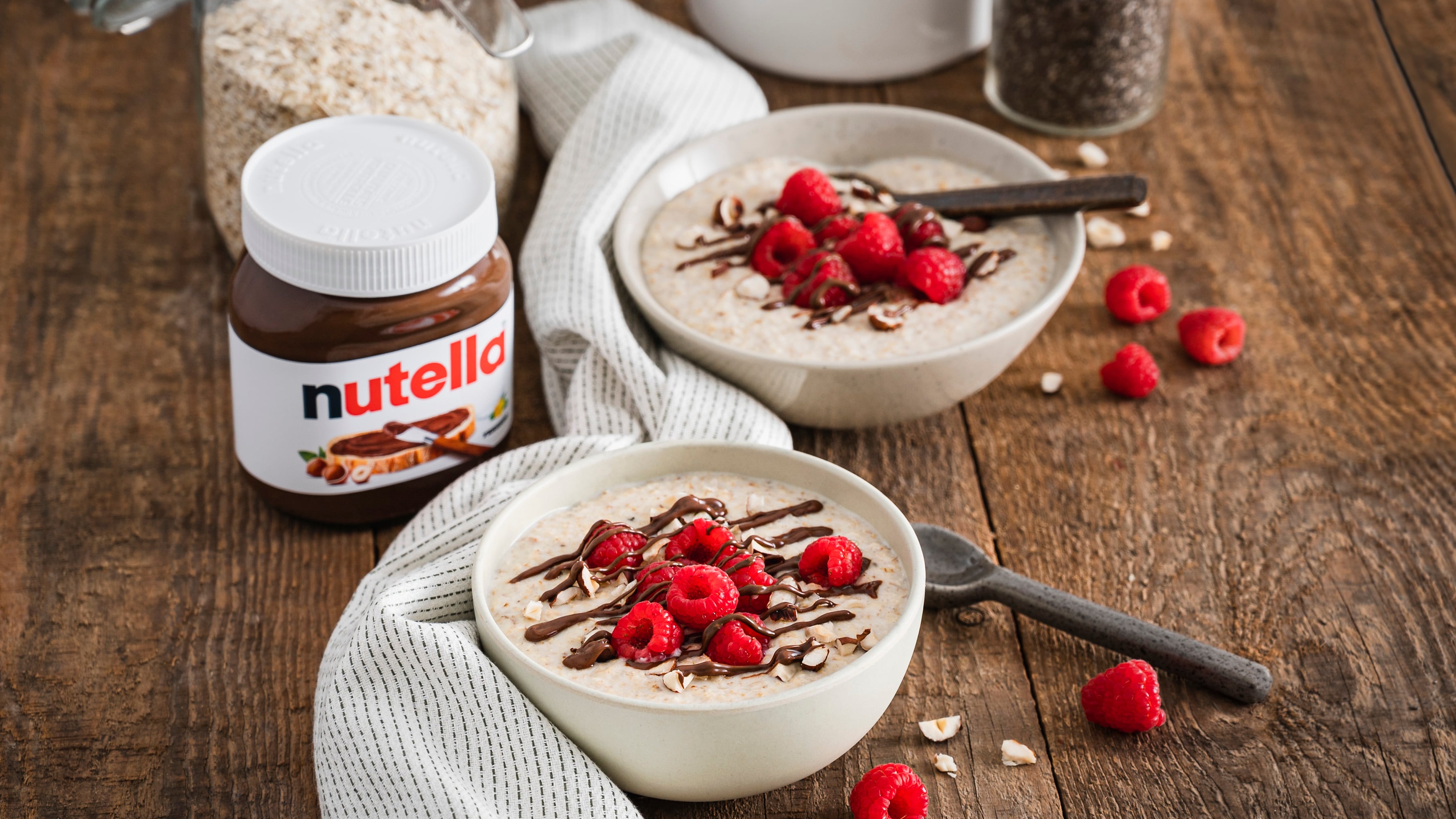 Porridge with Nutella® and fruit