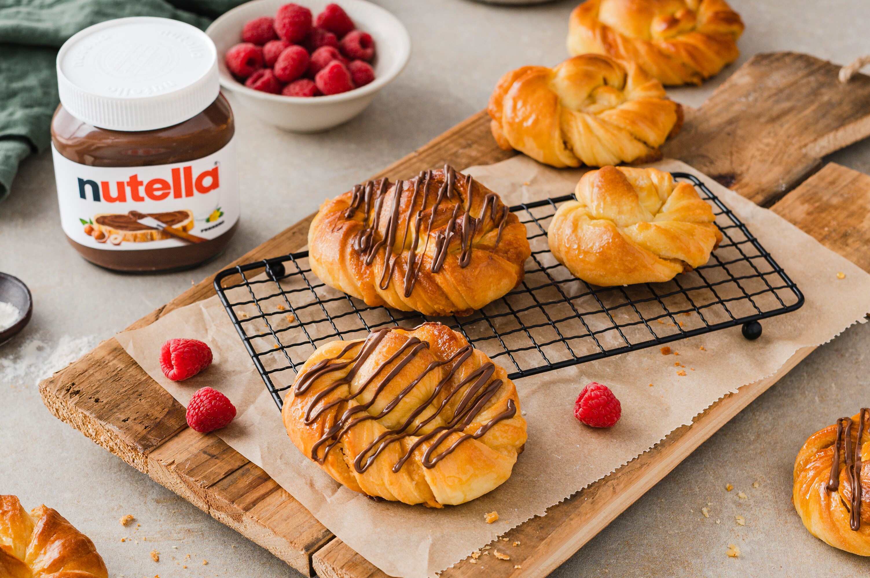 Marzipan-Hefe-Knoten mit nutella®