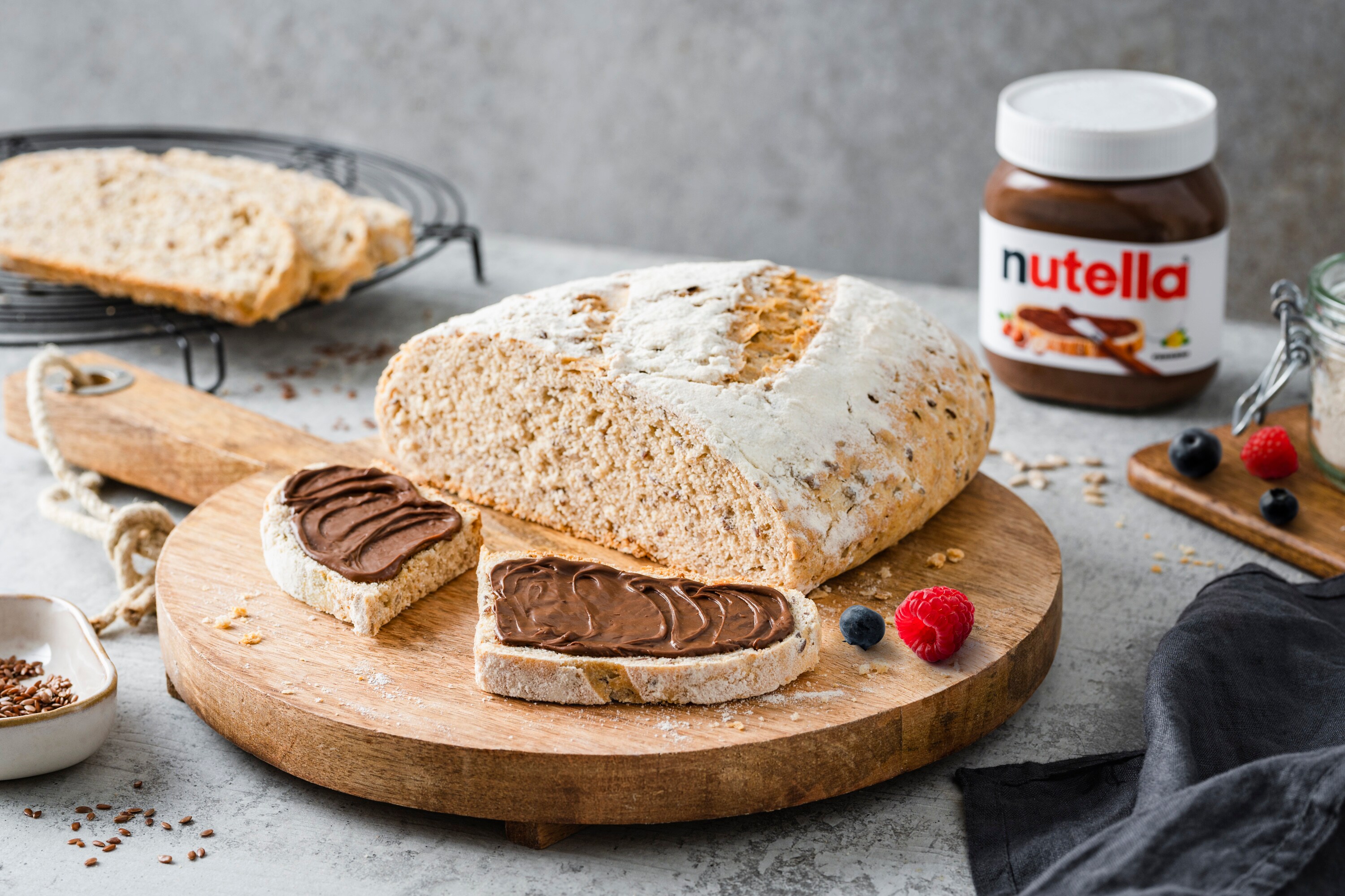 Kerniges Dinkelbrot mit nutella® 