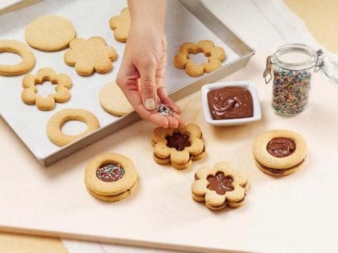 Biscuits with NUTELLA® - STEP 4