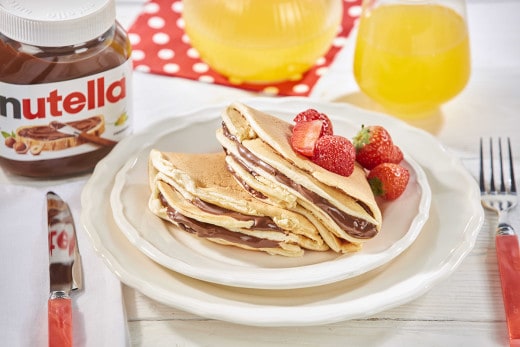 Crêpes sponge cake aux fraises et au Nutella®