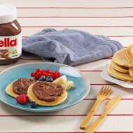 Mini pancakes with Nutella® and fruit