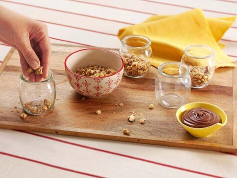 Yoghurt and Muesli with NUTELLA®