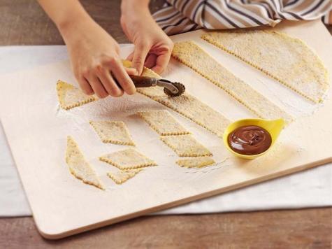 Carnival Chiacchiere (Angel Wings) with NUTELLA® - STEP 2