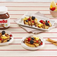 Waffles with Nutella® and fruit