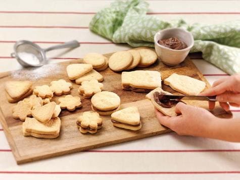 Biscuits filled with NUTELLA® - STEP 3