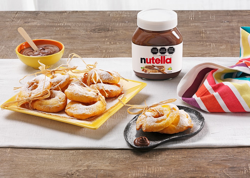 Hotcakes de carnaval con Nutella® y manzanas