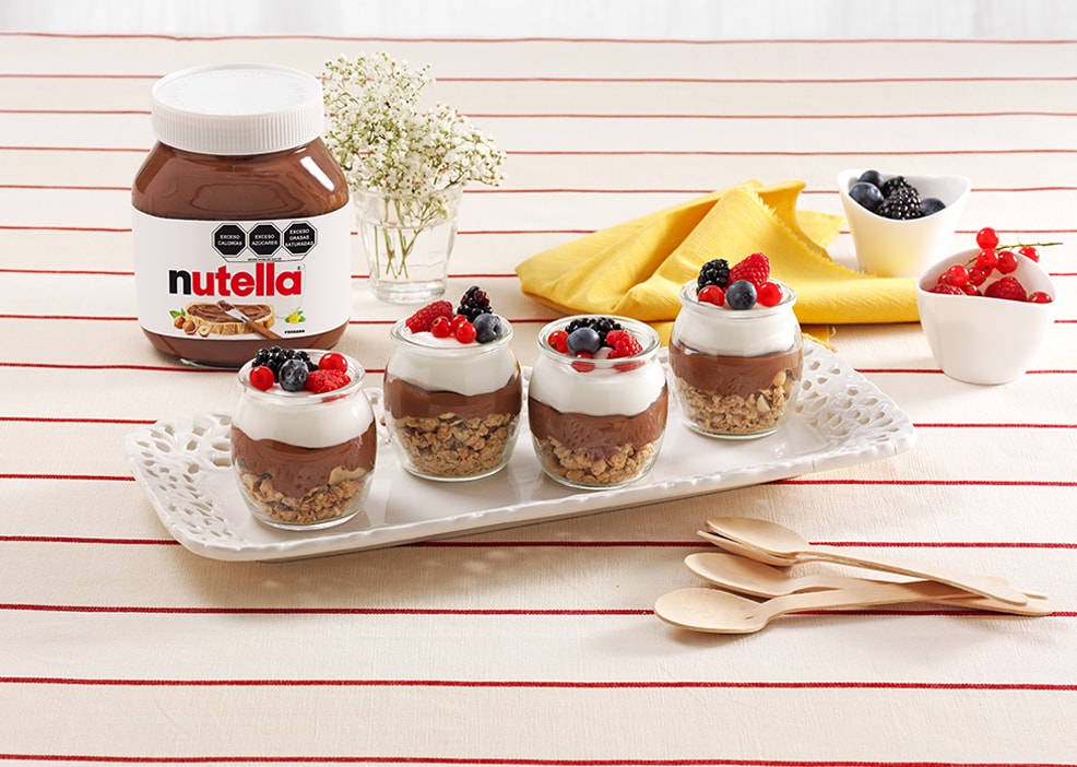 Parafait de Yogurt y Nutella® con granola