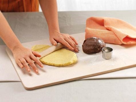 Two-tone biscuits with NUTELLA® - STEP 1