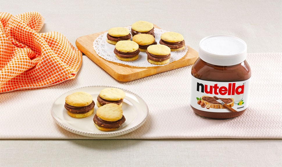 Two-tone biscuits with Nutella®