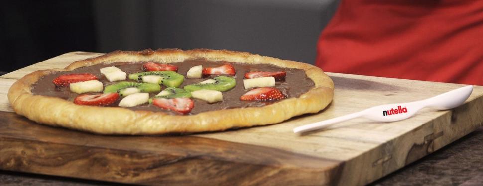 Fruit breakfast pizza with Nutella®