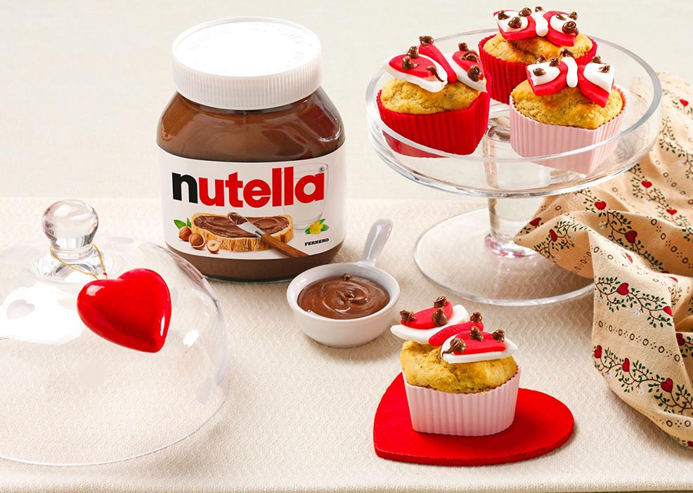 Walentynkowe muffiny z kremem Nutella® i orzechami włoskimi
