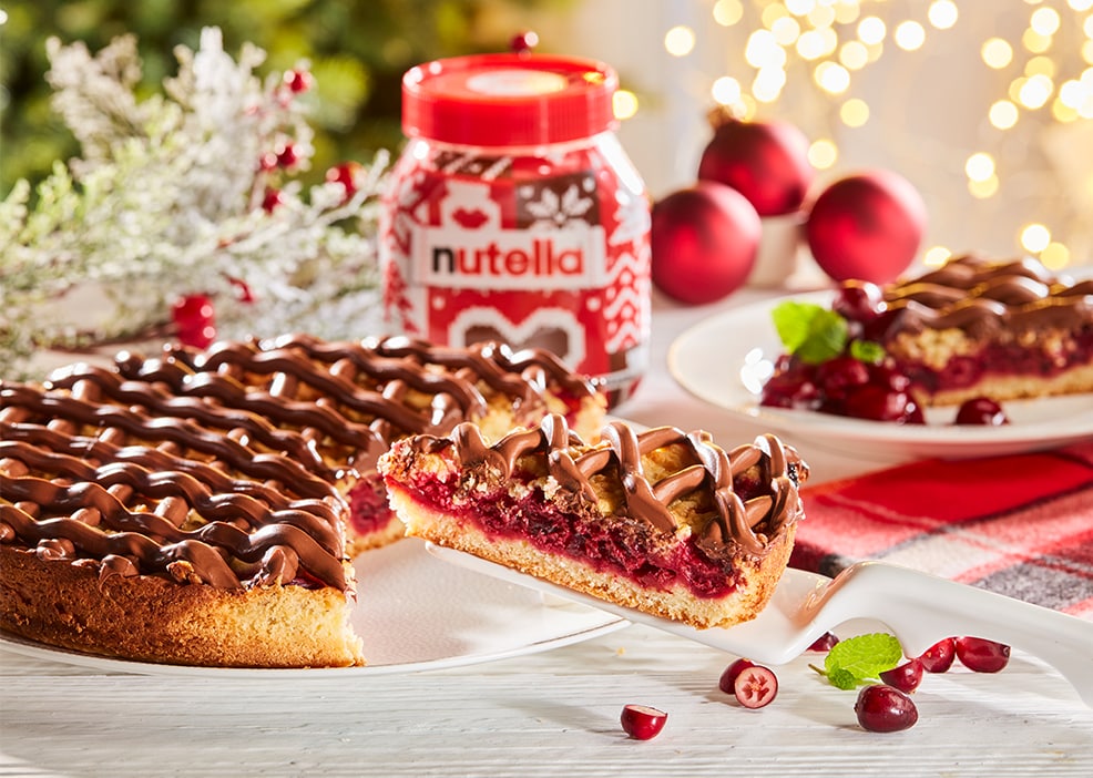 Kruche, świąteczne ciasto z owocami i kremem Nutella®