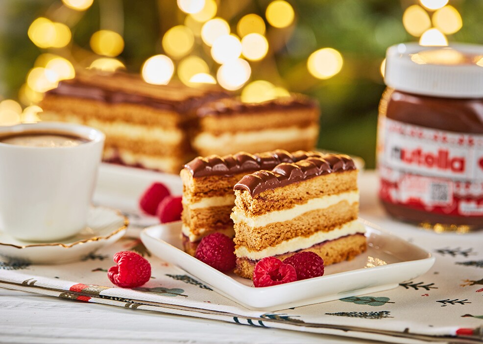 Świąteczny miodownik z kremem Nutella® i budyniem