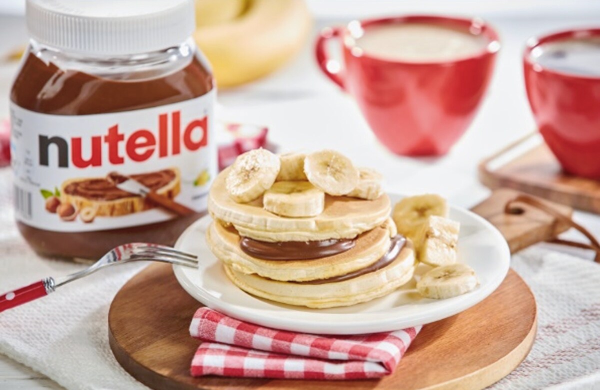 Jogurtowe pancakes z bananami i kremem Nutella<sup>®</sup>