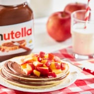 Przepis na pancakes z jabłkami i kremem Nutella®