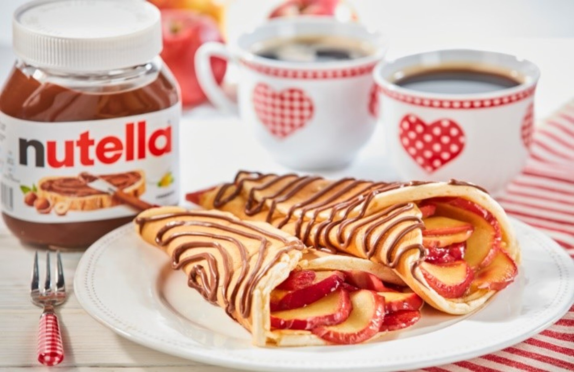 Воздушные блины с яблоками и Nutella®