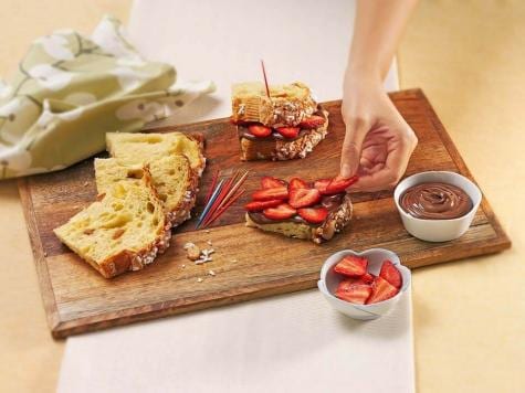 Easter Colomba Cake with NUTELLA@ and Strawberries - STEP 2