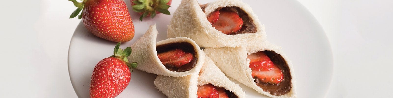 Strawberry Wraps with Nutella® hazelnut spread