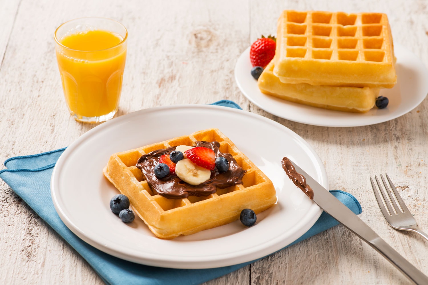 Waffles with Nutella® hazelnut spread and Fruit