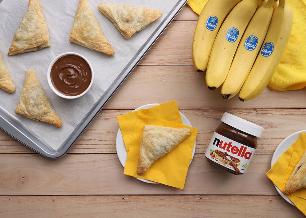 Quick Nutella® Chiquita<sup>®</sup> banana Greek calzone with nuts 
